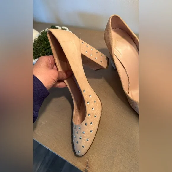 Elegant Tan Suede Heels with Studded Detail. - Picture 5 of 12